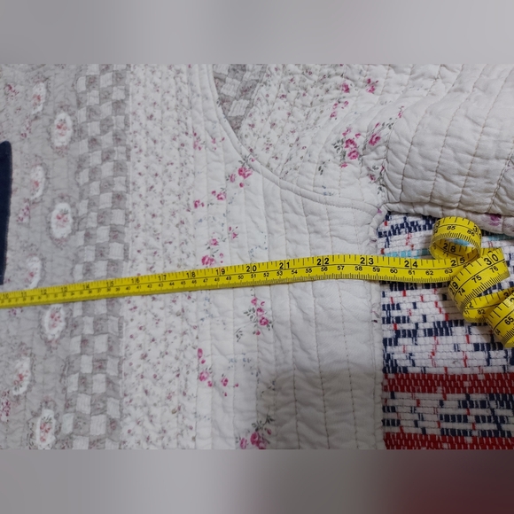 Hoodie upcycle from a blanket - Picture 9 of 10